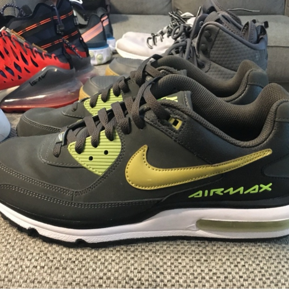 Deadstock 2013 Nike Air Max size 11